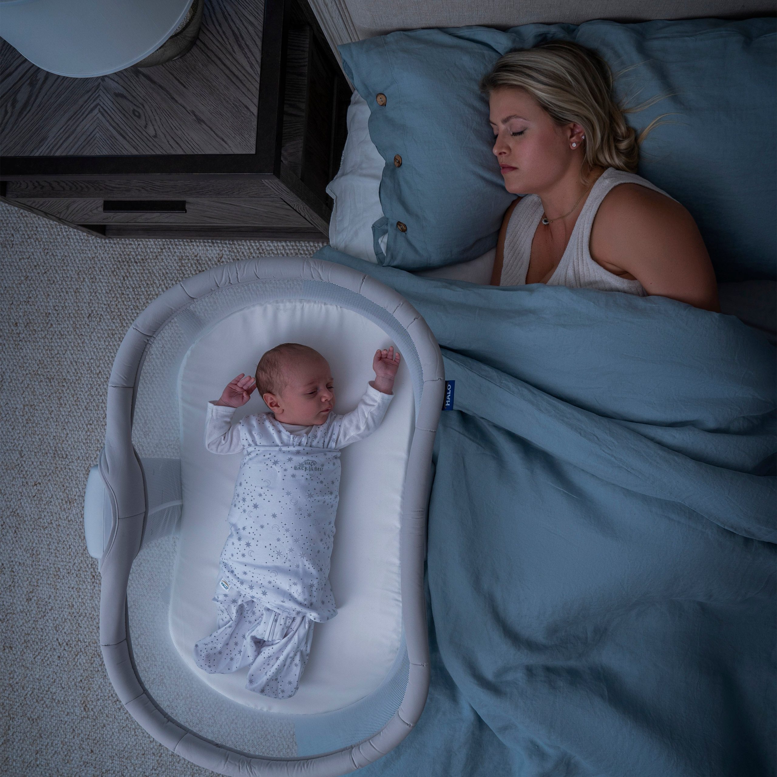 BassiNest® Soothing Swivel Sleeper 3.0 Bassinet - Image 2